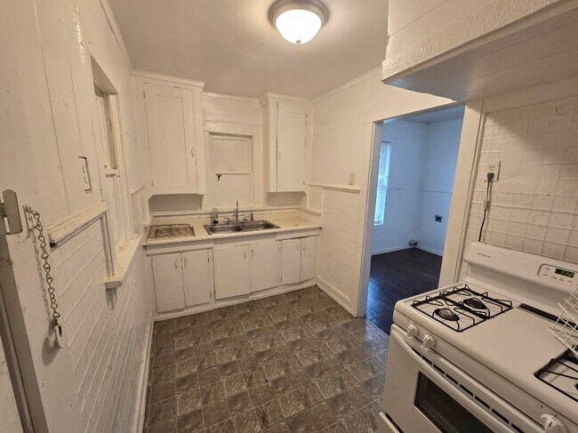 Building Photo - 100 S Fairmont St