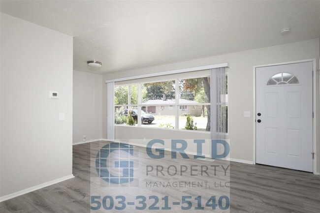 Building Photo - Remodeled 3 Bedroom Available in Northeast Portland!