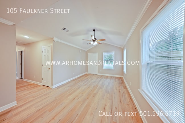 Building Photo - 105 Faulkner St
