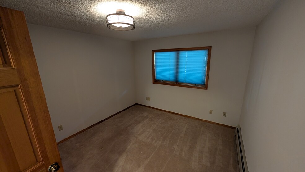 Building Photo - 202 Hillcrest Dr