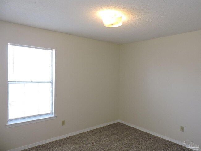 Building Photo - 3155 Belle Meade Dr