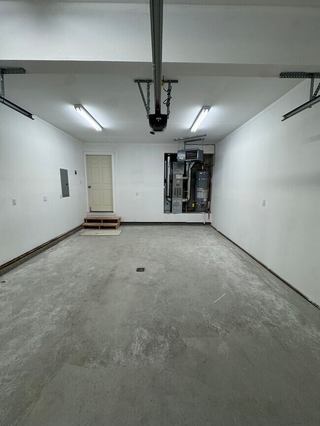 Building Photo - Brand new construction 3 bed near JBER