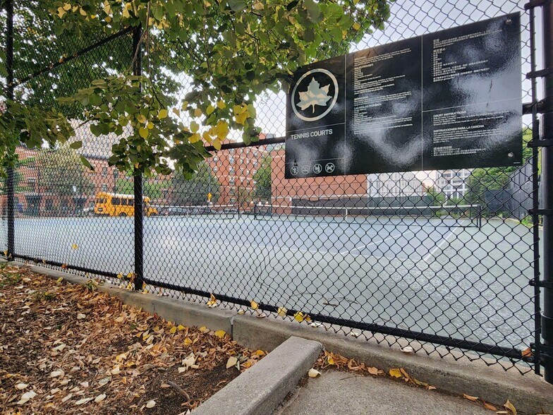 Public tennis courts across the street - 180 S Oxford St