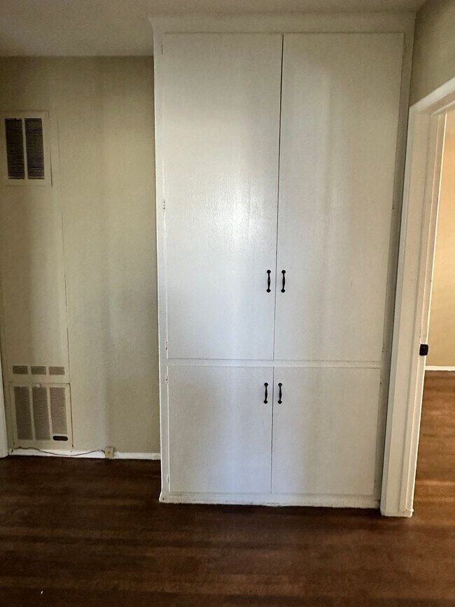 Building Photo - Valley Spring, 11339-11345