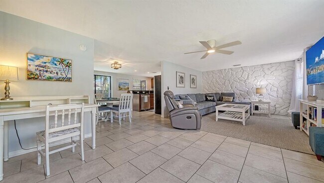 Building Photo - 6061 Border Ln