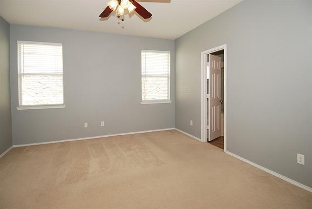 Building Photo - 9732 Kingsmill Dr