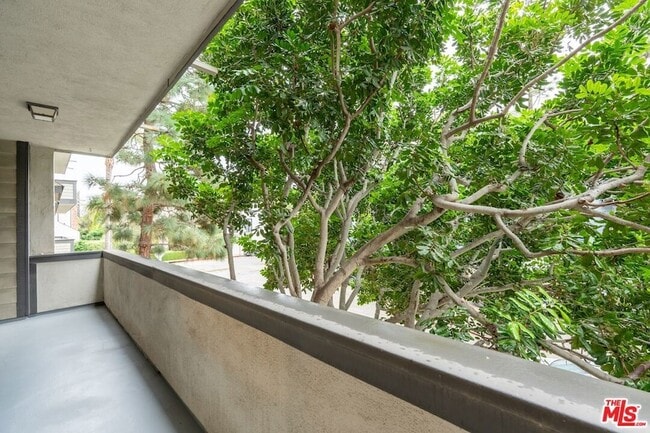 Building Photo - 306 Bora Way