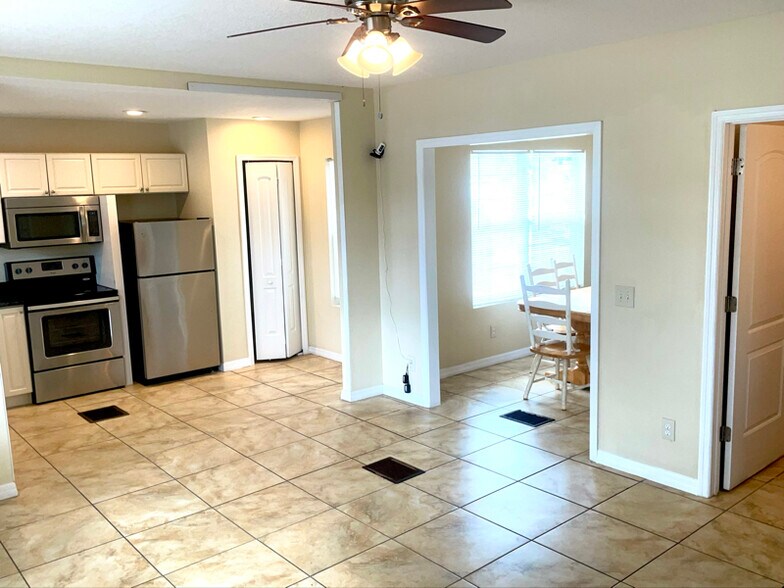 Building Photo - 316 N Grandview Ave