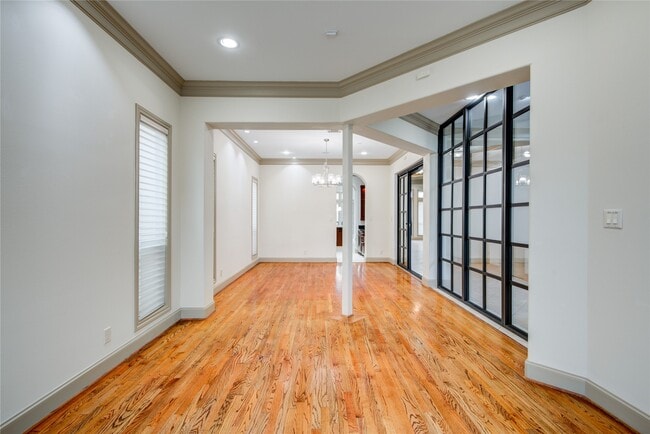 Building Photo - 5346 Val Verde St