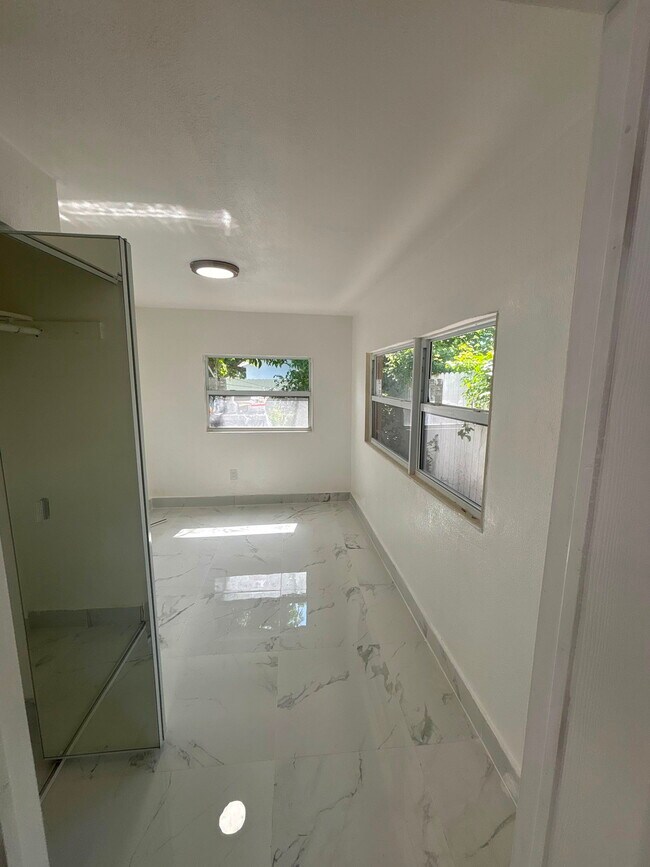 Building Photo - 1250 NW 192nd Terrace