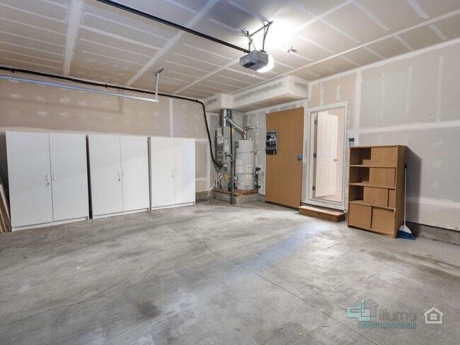 Building Photo - Beautiful 3 Bed/3 Bath Home!