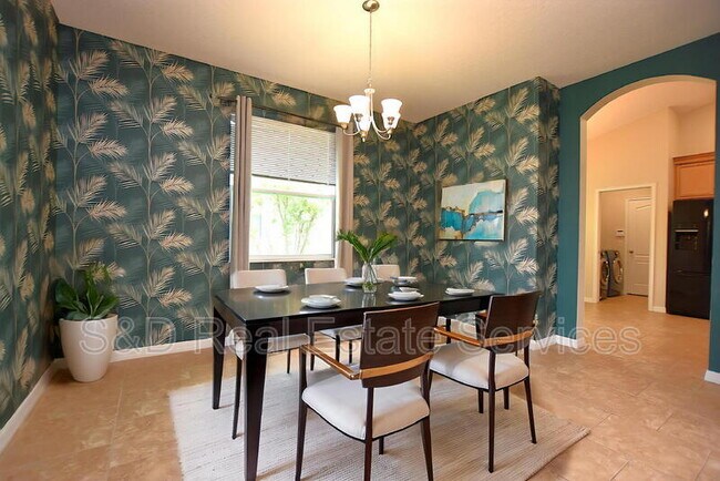 Building Photo - 5632 Aral Dr