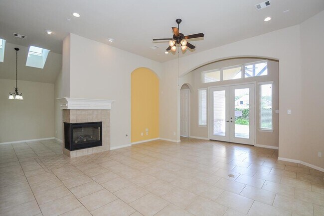 Building Photo - 6411 Edinburgh Ct