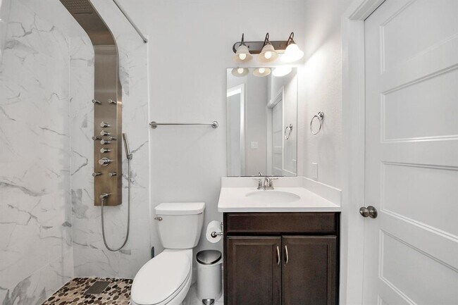 Building Photo - 4834 Avalon Plantation Dr