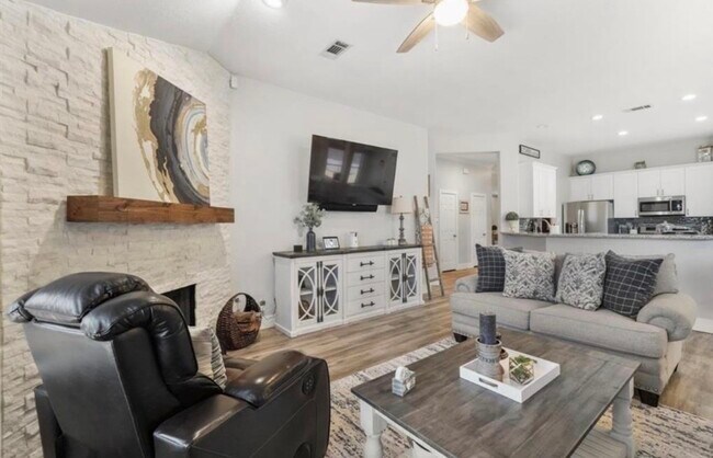 Building Photo - 6707 Oakbranch Manor Ln