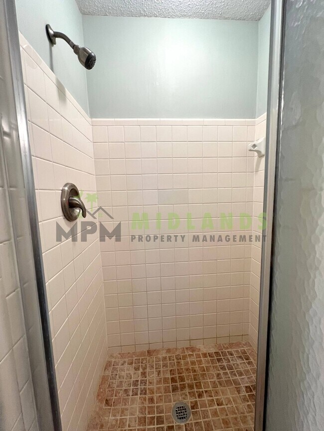 Building Photo - 201 Mariners Row