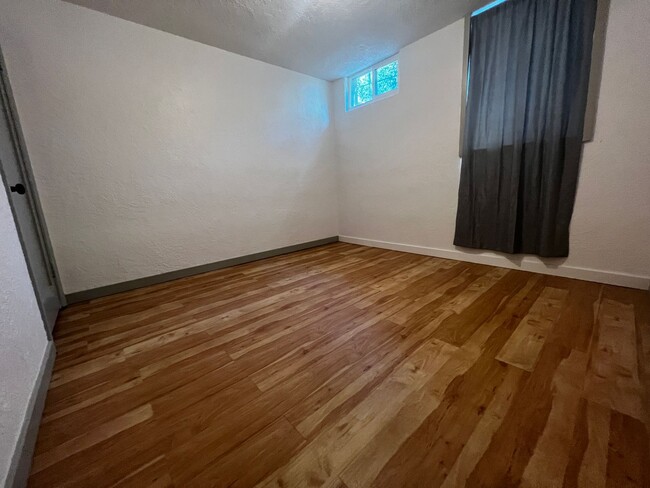 Building Photo - 4 Bedroom/2 Bathroom House in Ogden