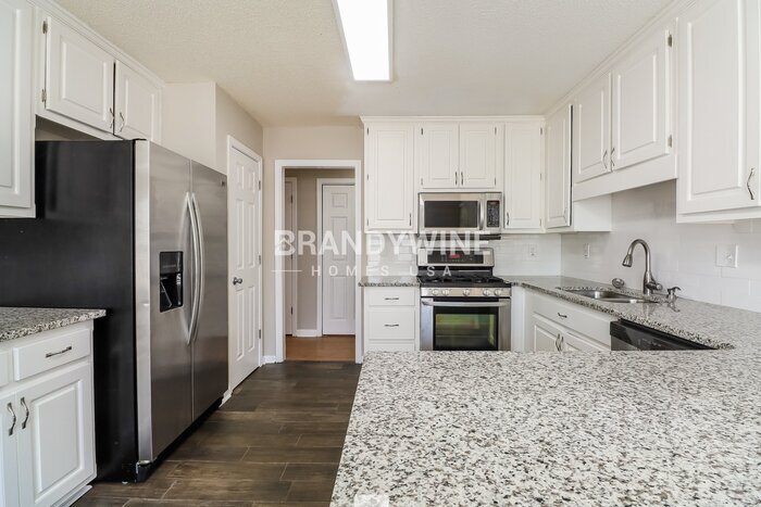 Building Photo - 415 Cold Springs Ln