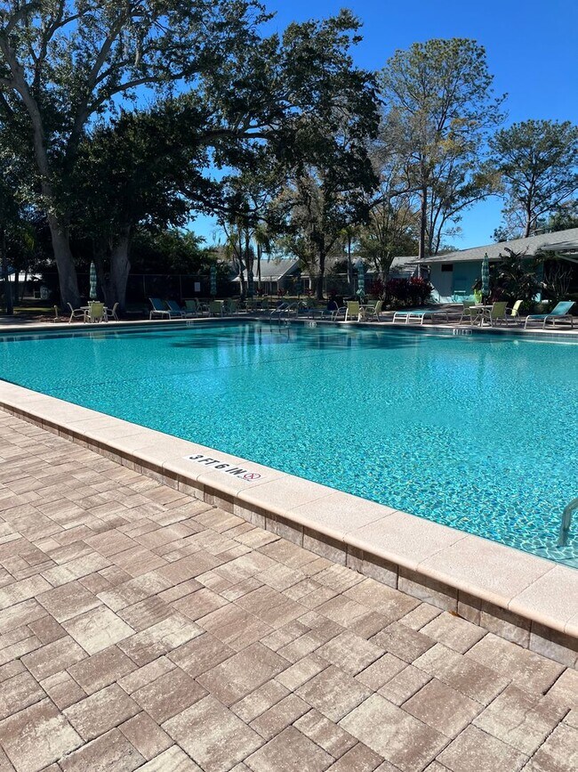 Building Photo - 3300 Fox Chase Cir