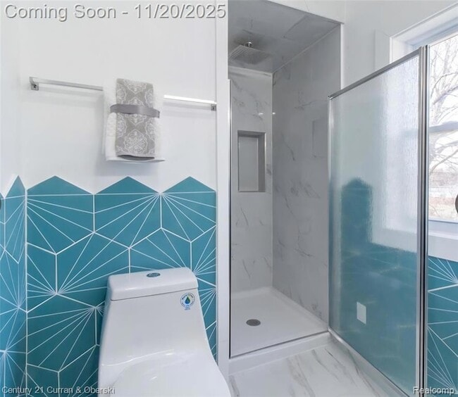 Building Photo - 279 Manistique St