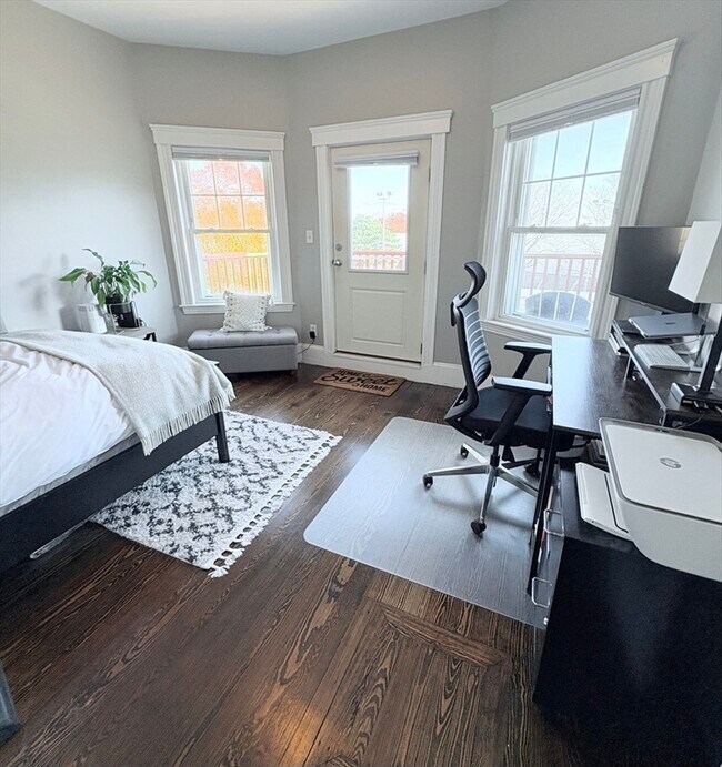 Building Photo - 41 Farragut Rd