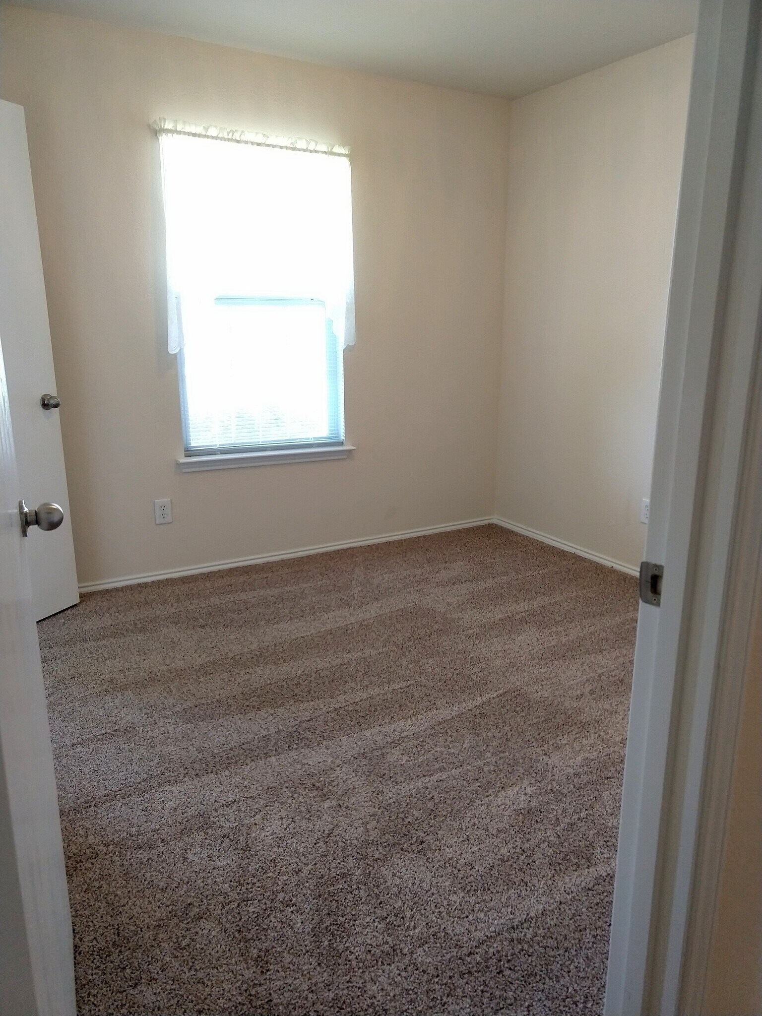 FRONT BEDROOM - 510 Oxford Loop