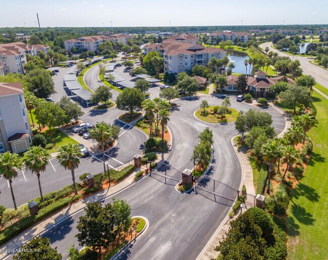 Building Photo - 7801 Point Meadows Dr