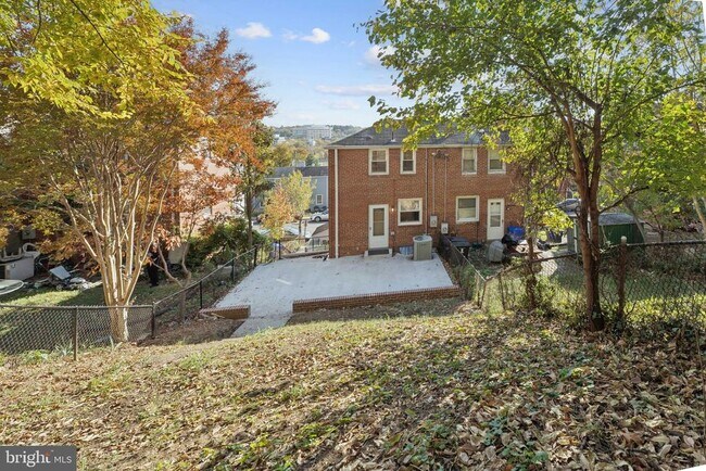 Building Photo - 3621 S Kemper Rd