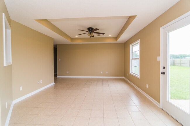 Building Photo - 3 Bedroom, 2 Bath Home in Valley View with Privacy Fenced in Backyard! June move in!!
