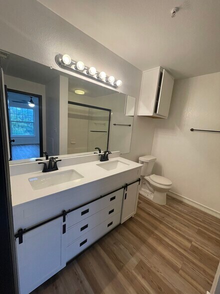 Building Photo - 3714 Palm Desert Ln