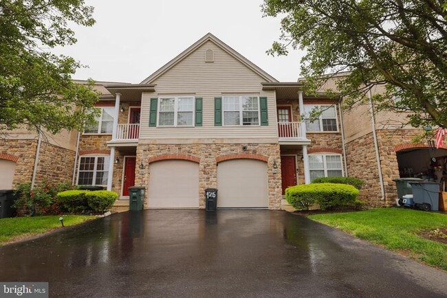 Building Photo - 125 Ashley Dr