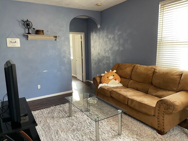 Building Photo - 107 Liberty St