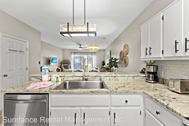 Building Photo - 2 br, 2.5 bath House - 450 S. Geronimo Str...