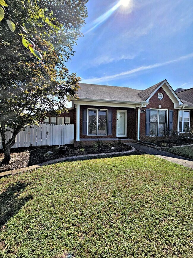 Building Photo - 2402 Harpeth Pl SW