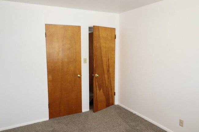 Building Photo - Cozy 2 Bedroom Ranch Duplex $1000/monthly