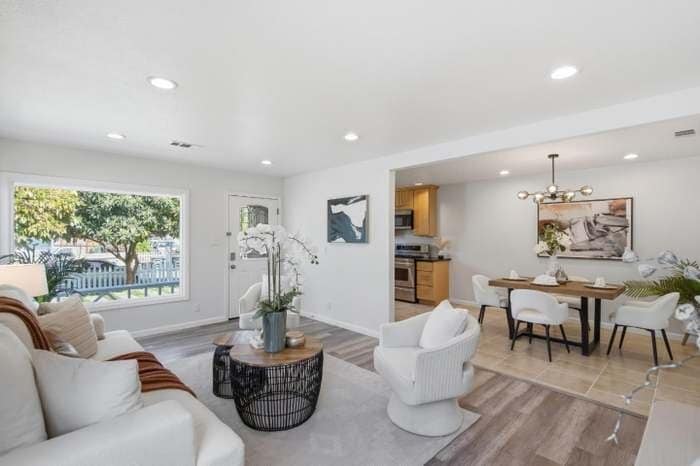 Building Photo - 151 Verbena Dr