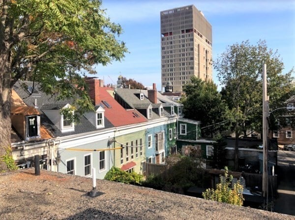 Building Photo - 10 Fourth St Pl