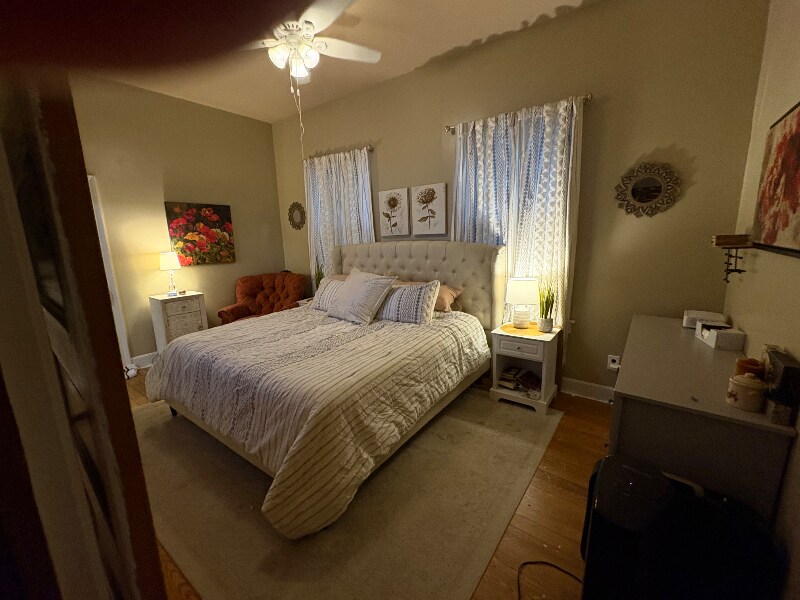 Building Photo - 940 S Cedar St