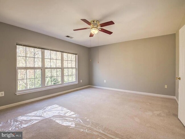 Building Photo - 9241 Greenshire Dr