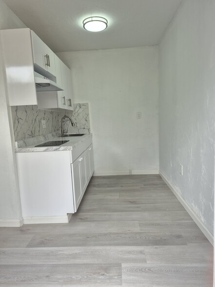 Building Photo - 628 SW Krome Ter