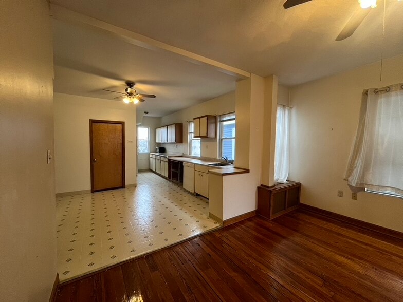 Building Photo - 223 Highland Ave