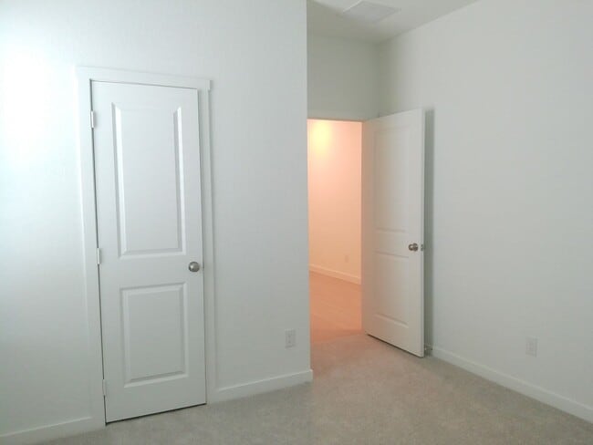 Building Photo - 2846 Westeros St