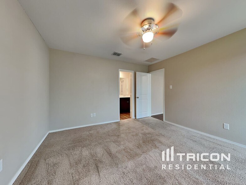 Building Photo - 505 Autumnwood Way