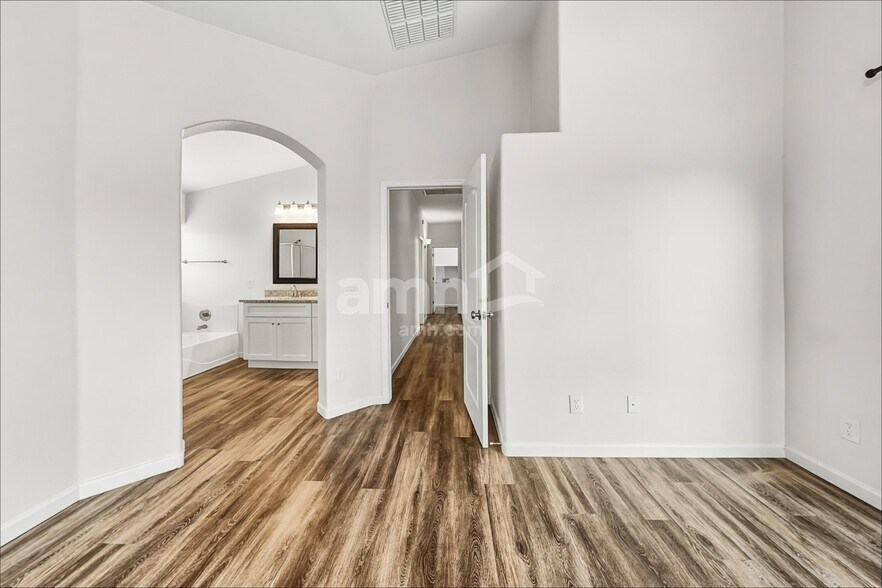 Building Photo - 35042 N Aubrac Cir