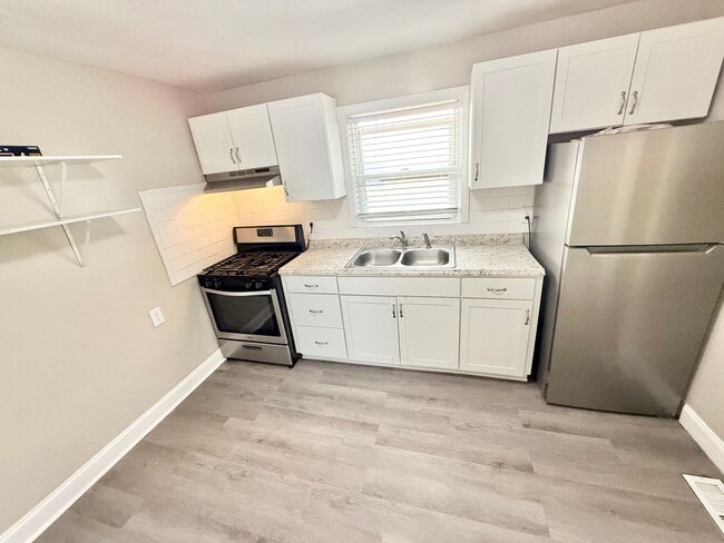 Building Photo - ***Renovated 3 Bedroom Ranch*Near Casino & Naval Hospital & Shipyard