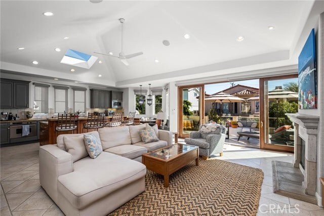 Building Photo - 926 Duncan Ave