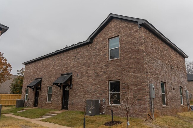 Primary Photo - 1358 N Porter Rd