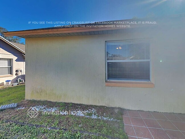 Building Photo - 120 Mango Ct