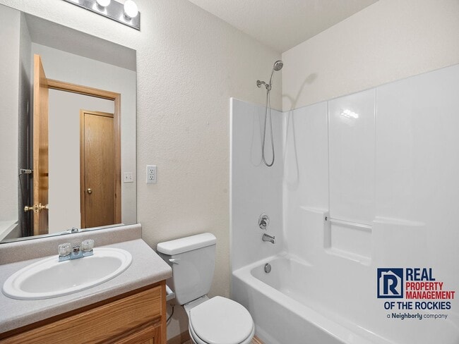 Building Photo - 2 Bed, 2 Bath Condo Near CSU- $500 OFF 1st...