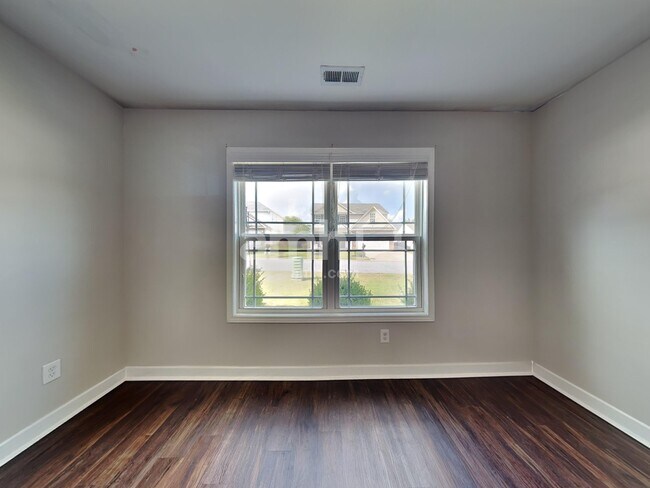 Building Photo - 4 Milo Ct